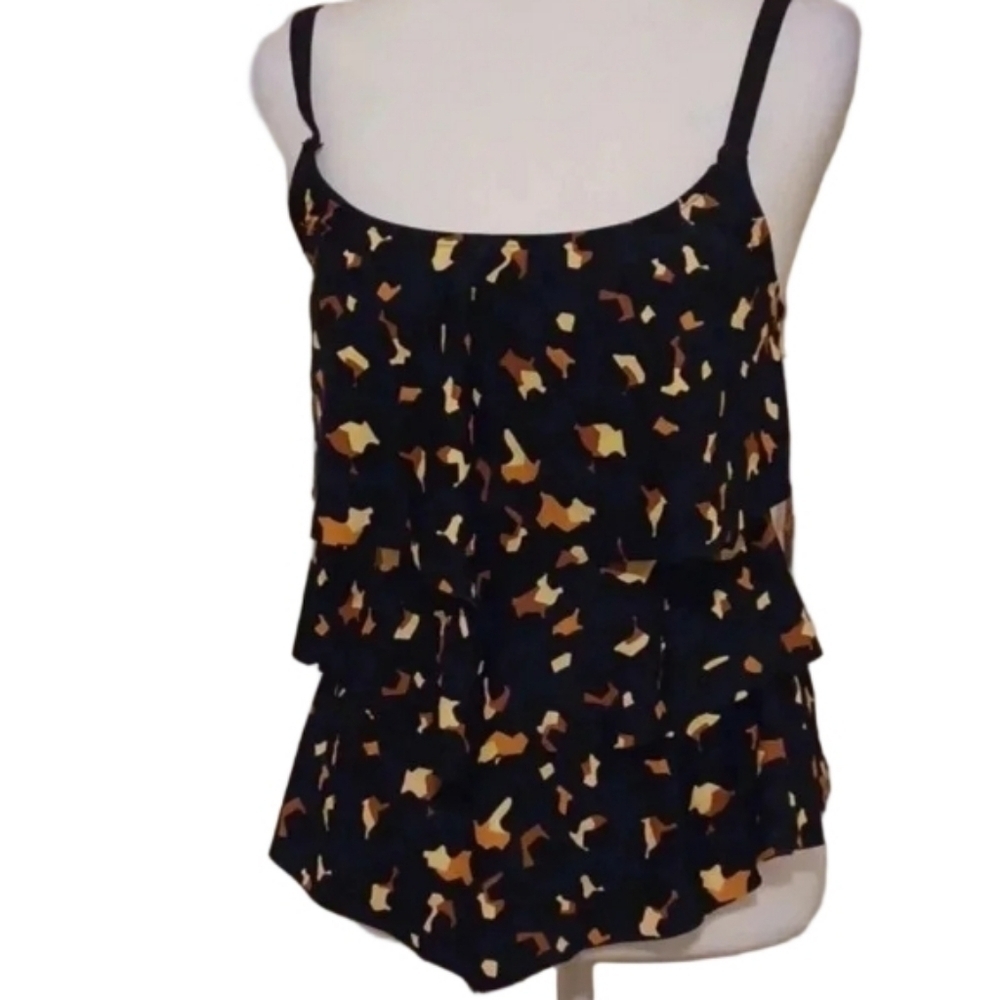 -- Intl Details New 2pc swimsuit Women's Size Small.